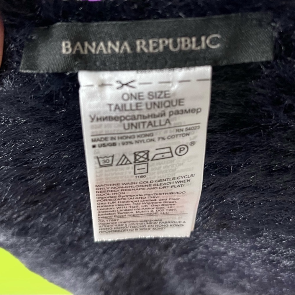 Banana Republic Black Fluffy Scarf EUC - Picture 5 of 6